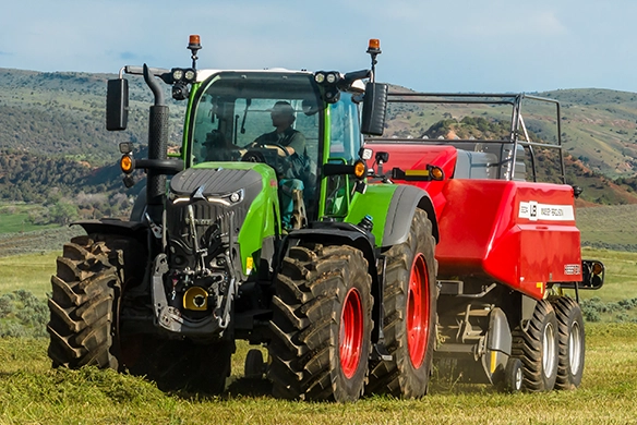 Fendt 700 Vario with Massey Ferguson LB2200 large square baler.