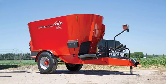 Kuhn VT200 vertical TMR mixer on display.