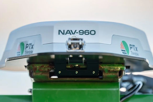 PTx Trimble nav-960 guidance control.