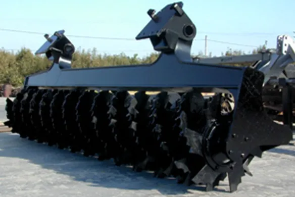 Wilcox high-torque crumbler with heavy-duty star blades, built for aggressive clod breaking and final soil conditioning in high-residue environments.
