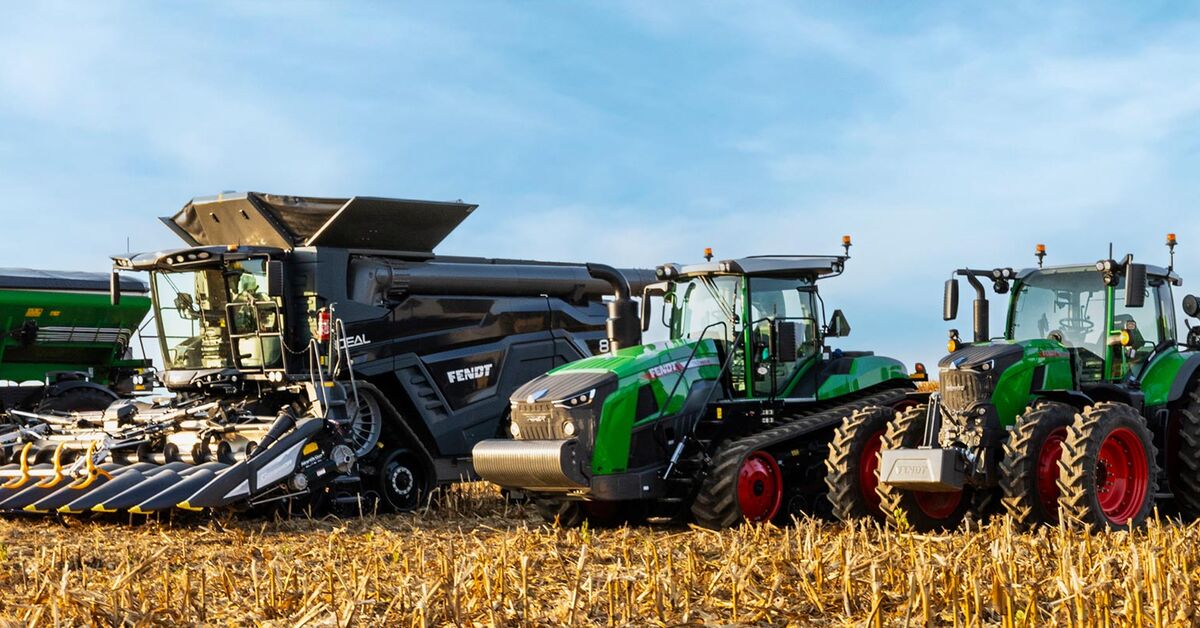 Fendt family of equipment during harvest