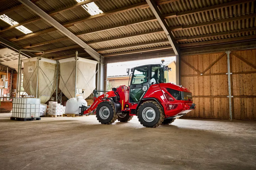 Weideman wheel loader working in a barn